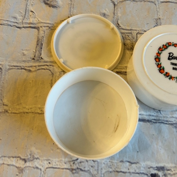 BARBIE (1960-70’S) PINK AND WHITE MIRRORS AND WHITE TRINKET BOXES FLORAL PATTERN - Picture 7 of 8